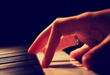 什么叫炒股杠杆:股票安全配资-特朗普：美军发动打击 致11人死亡！马杜罗称委内瑞拉面临百年“最大威胁” 委防长：来了就打